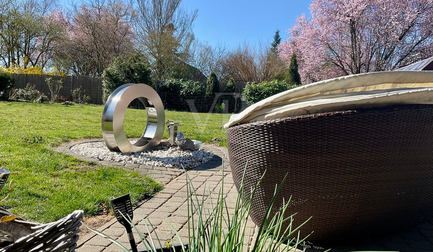 Terrasse mit Blick in den Garten