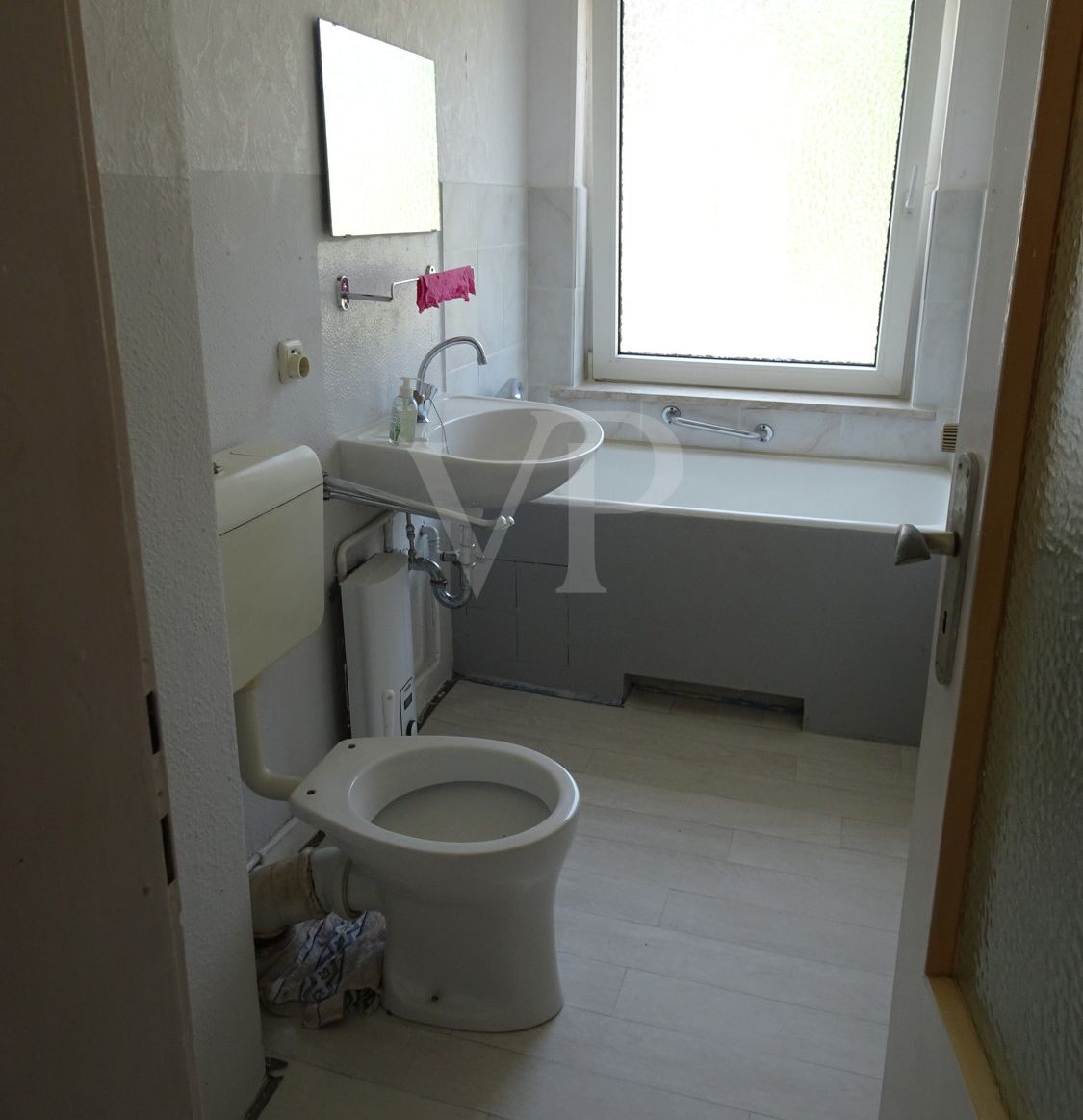 Bad mit Wanne