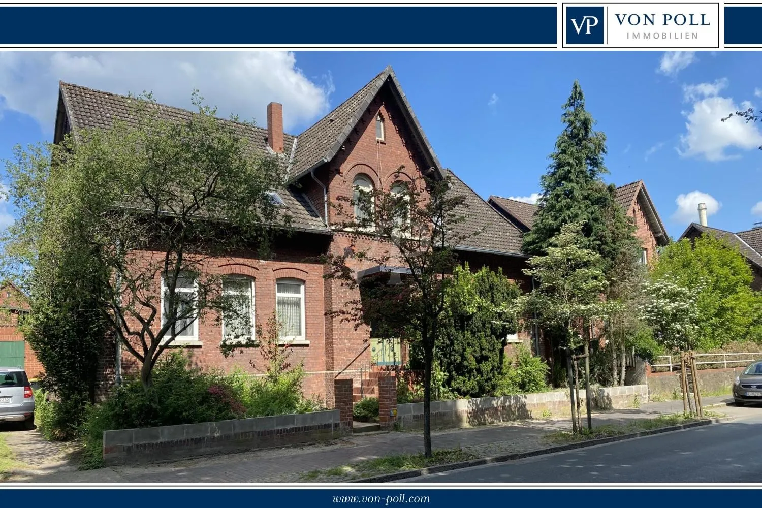 Two-family house in a central downtown location