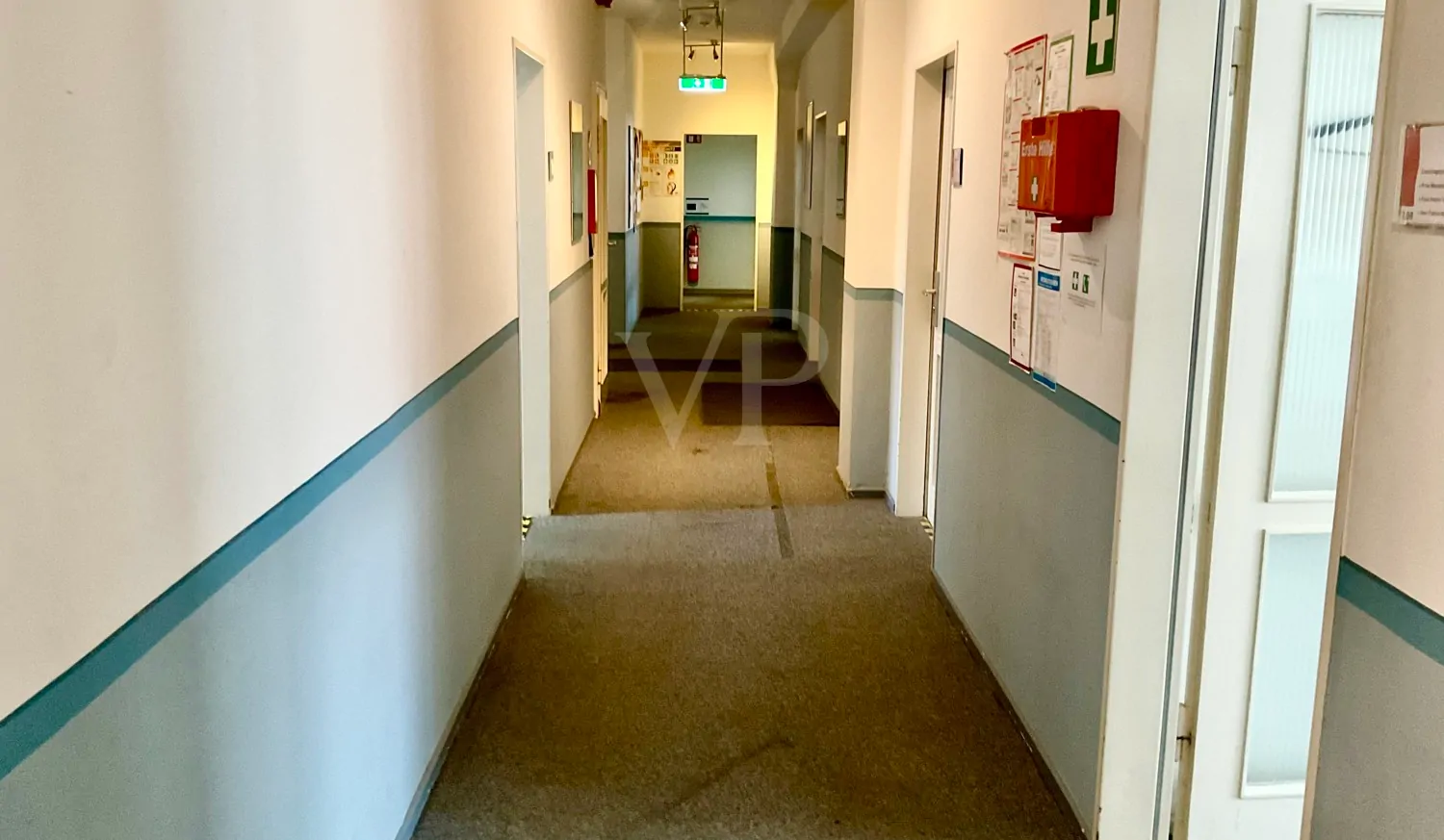 Büroetage mit TG-Stellplätzen zu vermieten – individueller Umbau durch den Vermieter möglich