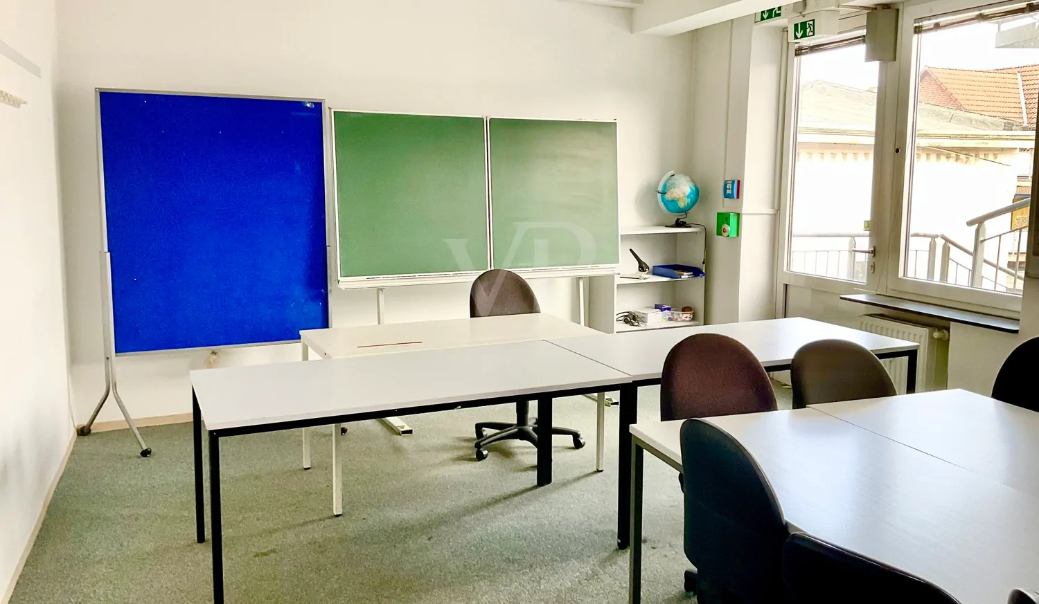 Büroetage mit TG-Stellplätzen zu vermieten – individueller Umbau durch den Vermieter möglich