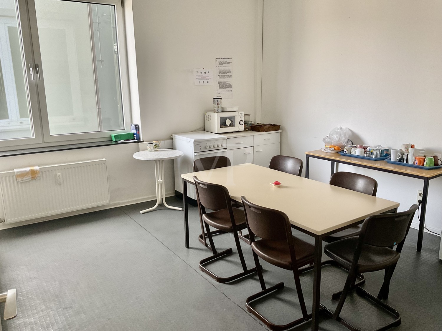 Büroetage mit TG-Stellplätzen zu vermieten – individueller Umbau durch den Vermieter möglich