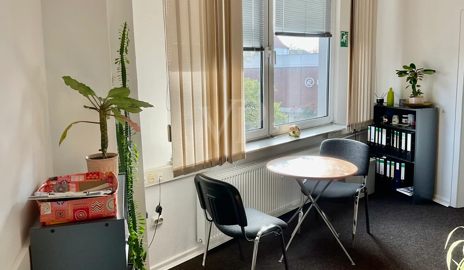 Büroetage mit TG-Stellplätzen zu vermieten – individueller Umbau durch den Vermieter möglich