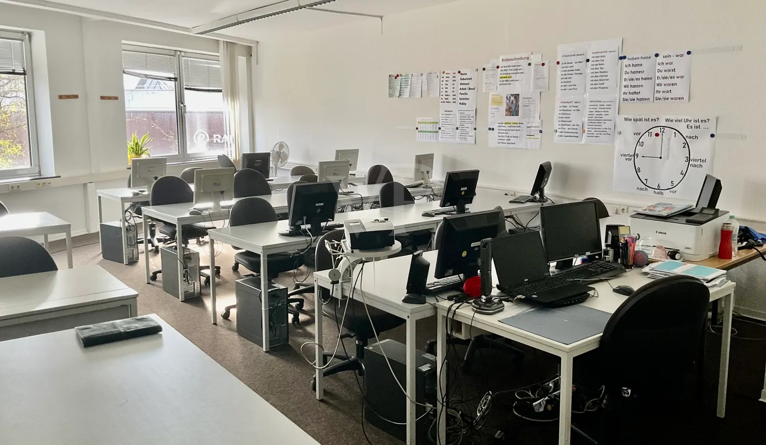 Büroetage mit TG-Stellplätzen zu vermieten – individueller Umbau durch den Vermieter möglich