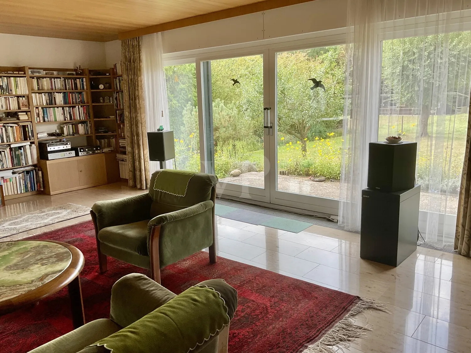 Wohnzimmer mit Blick auf die Koppel