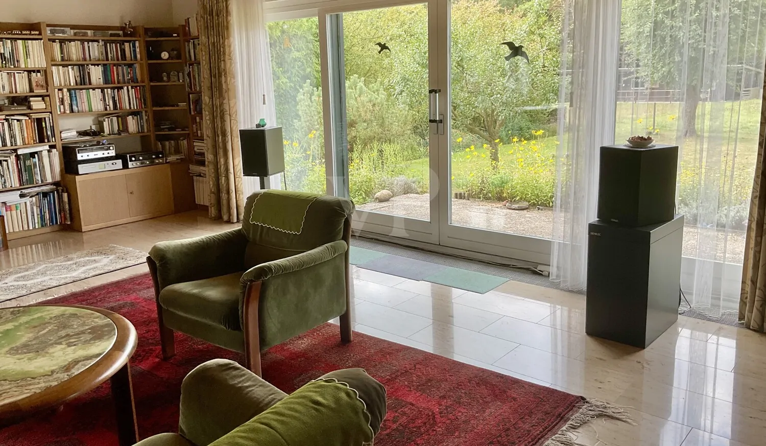 Wohnzimmer mit Blick auf die Koppel