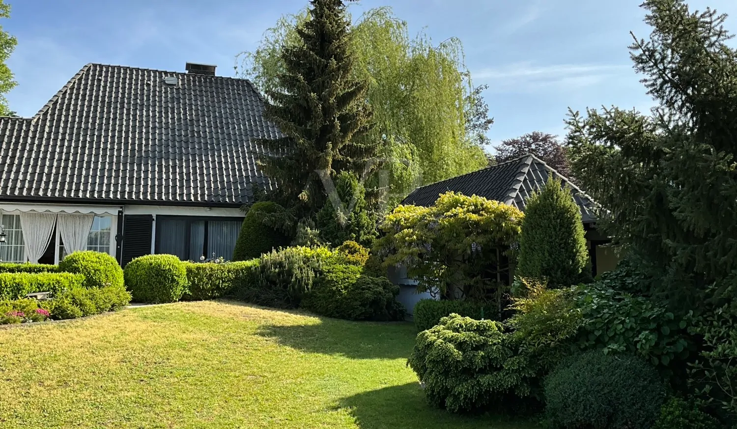 Blick vom Garten aufs Haus