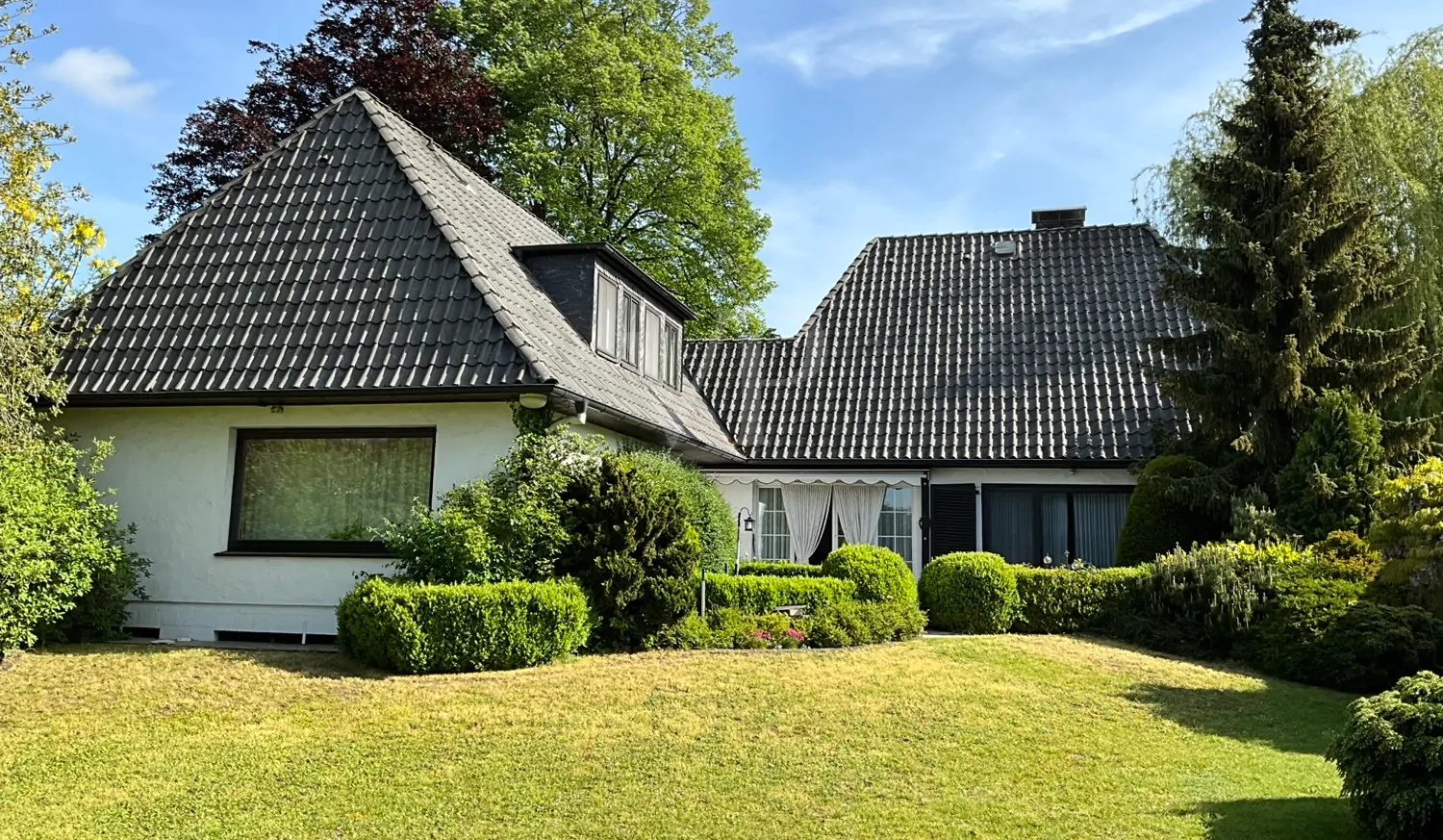 Blick vom Garten aufs Haus