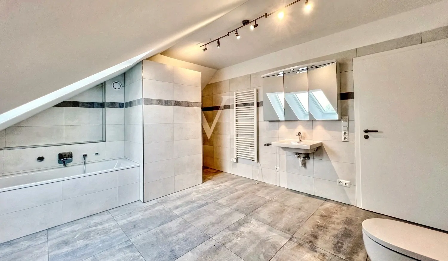 Hauptbad Einliegerwohnung