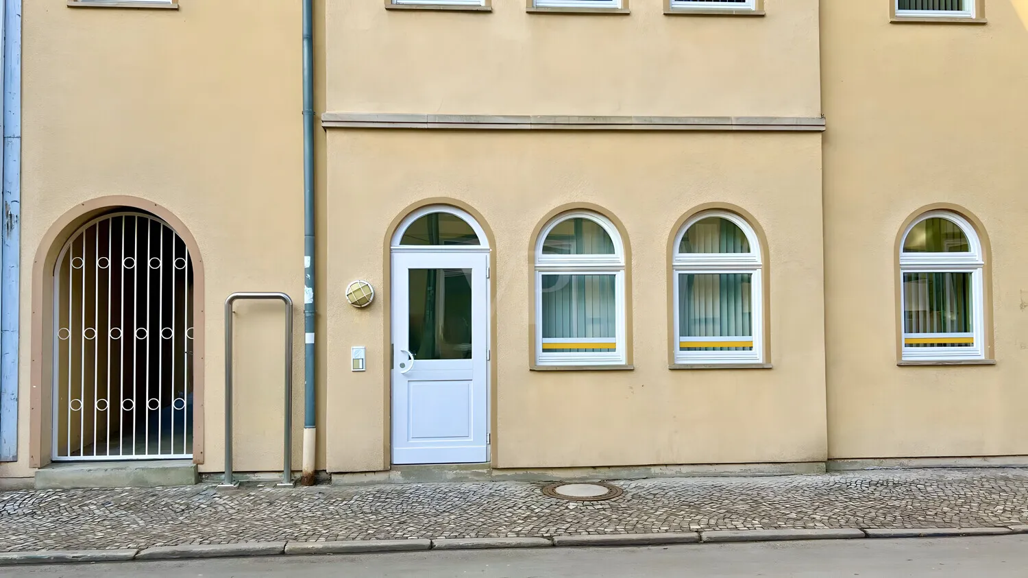 Seiteneingang zur Büroetage DG