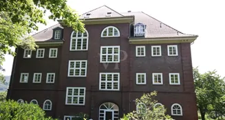 von_poll_real_estate_property_24241013_image_1