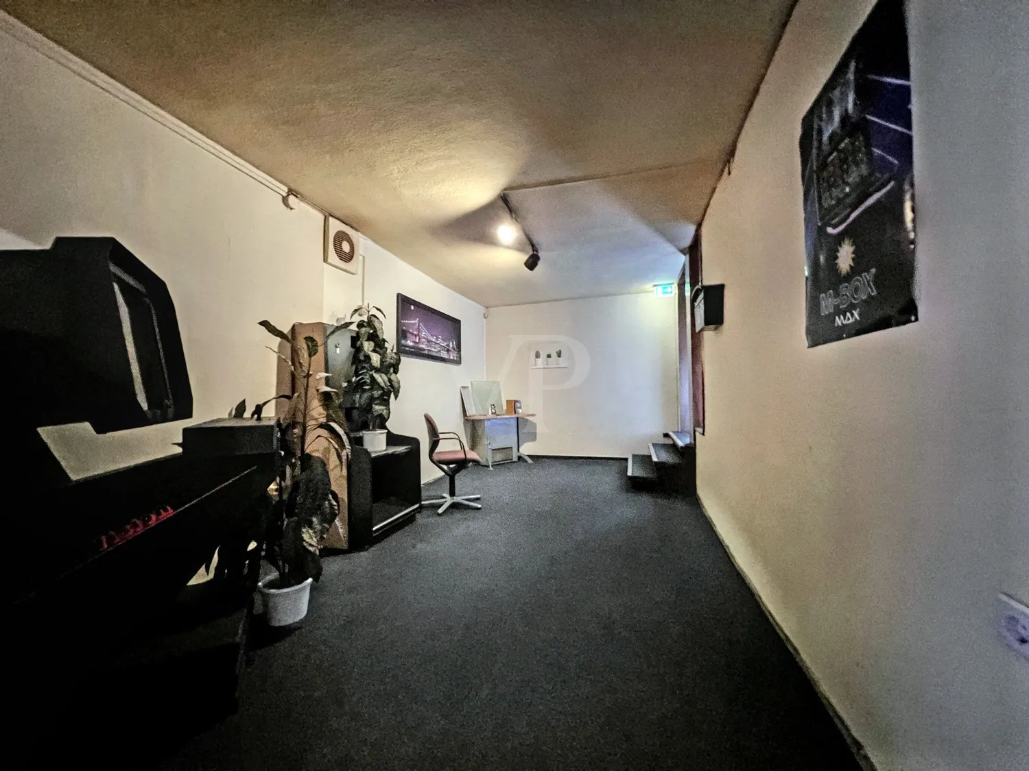 Local comercial con uso versátil en una ubicación céntrica en Aerzen