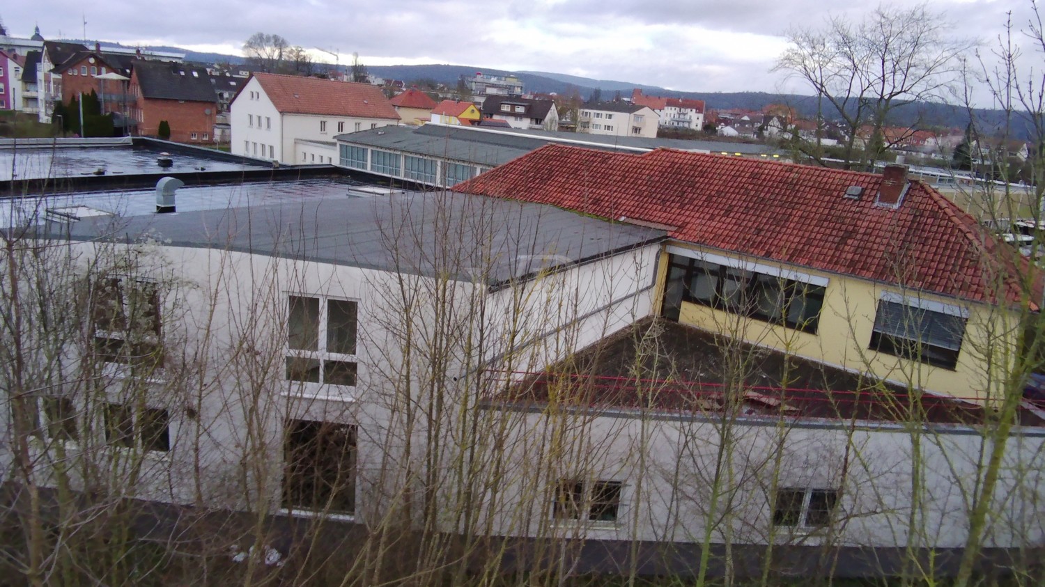 Rückseite der Büroetage mit Terrasse