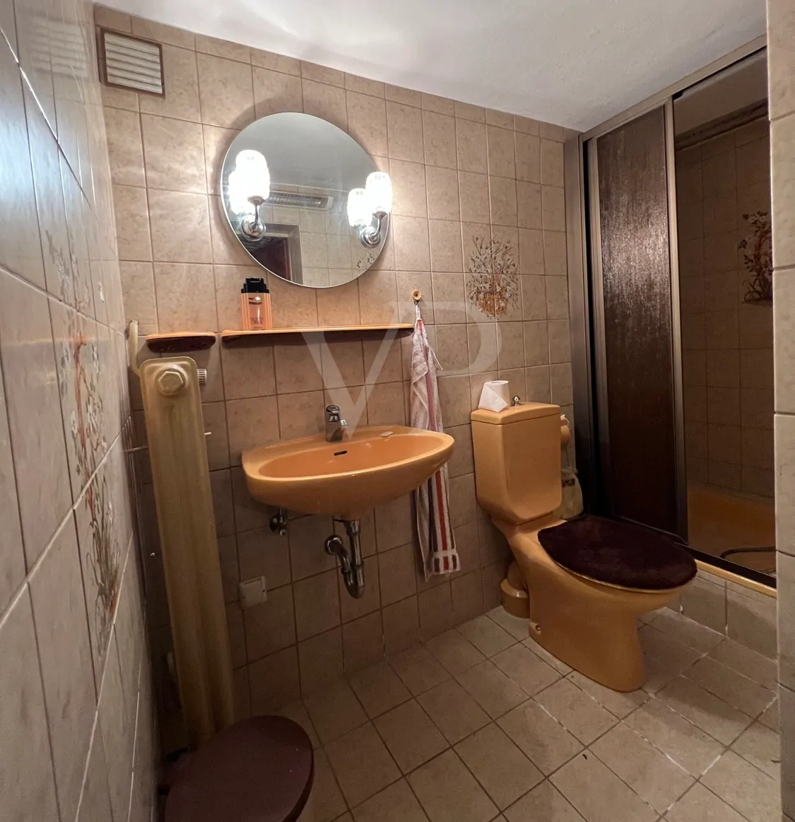 sanierungsbedürftiges, besonderes Architektenhaus mit Einliegerwohnung, in guter Lage zu Hannover