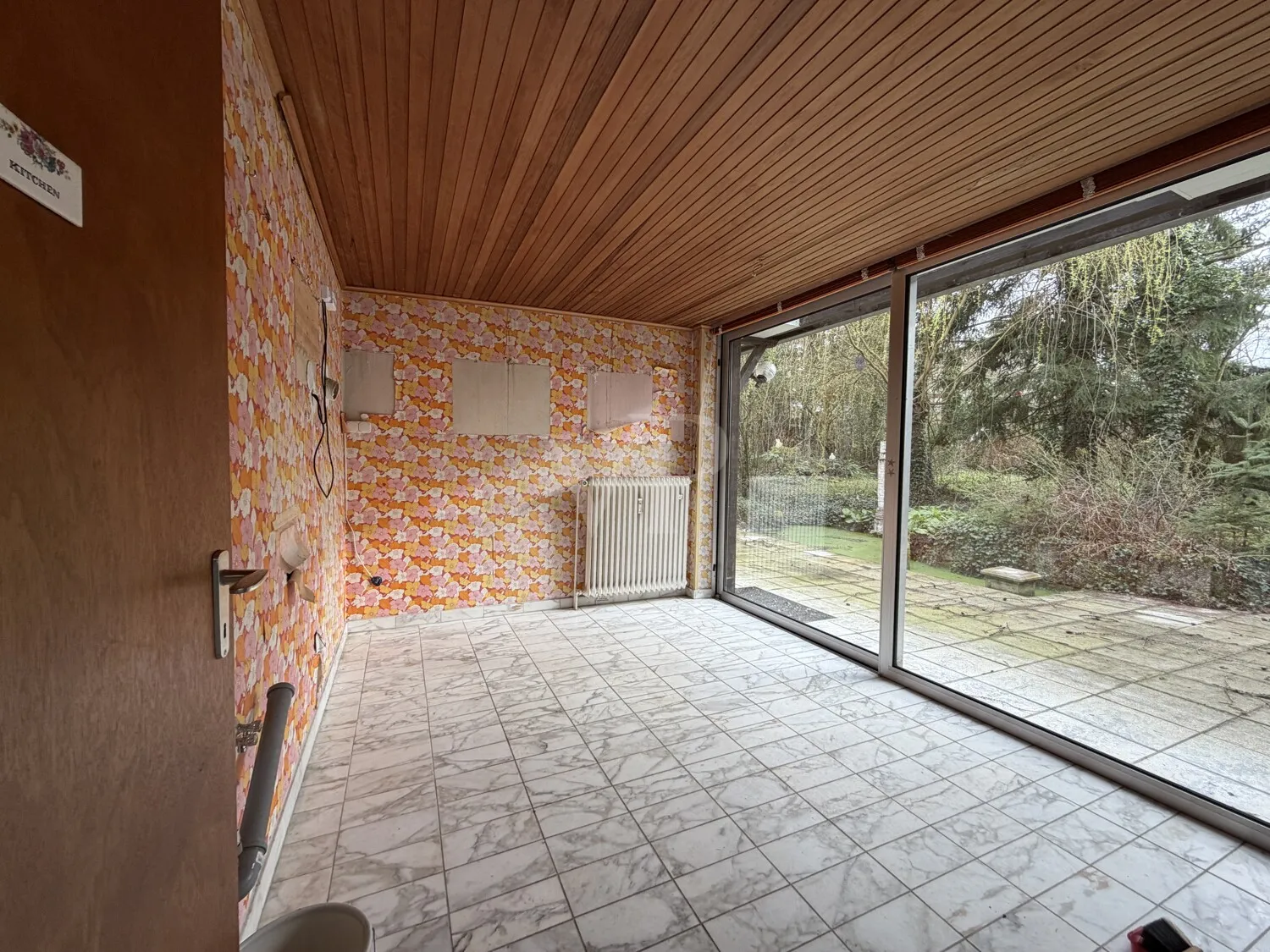 besonderes Architektenhaus mit Einliegerwohnung, sanierungsbedürftig aber in guter Lage zu Hannover