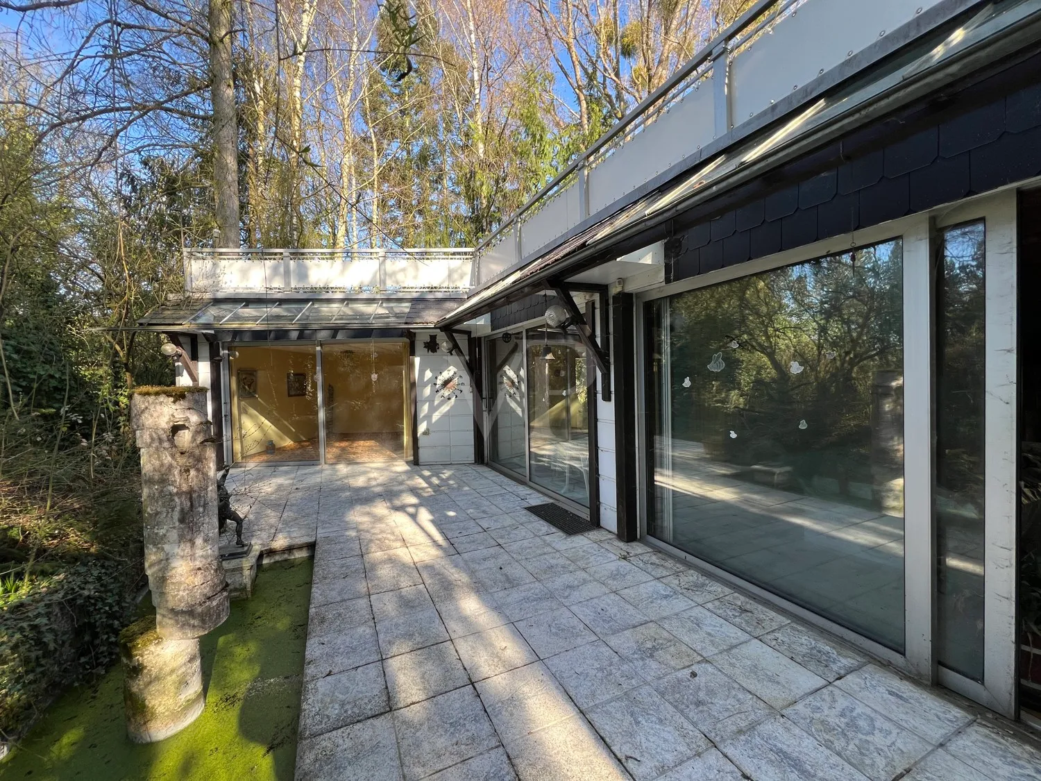 besonderes Architektenhaus mit Einliegerwohnung, sanierungsbedürftig aber in guter Lage zu Hannover