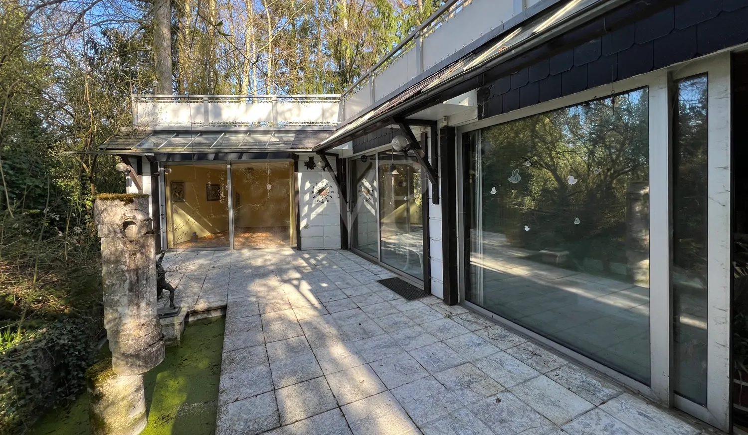 sanierungsbedürftiges, besonderes Architektenhaus mit Einliegerwohnung, in guter Lage zu Hannover