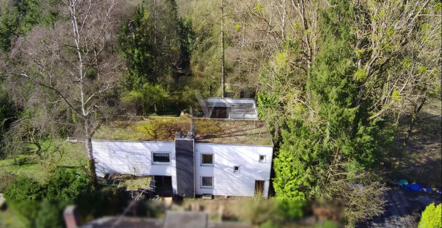 sanierungsbedürftiges, besonderes Architektenhaus mit Einliegerwohnung, in guter Lage zu Hannover