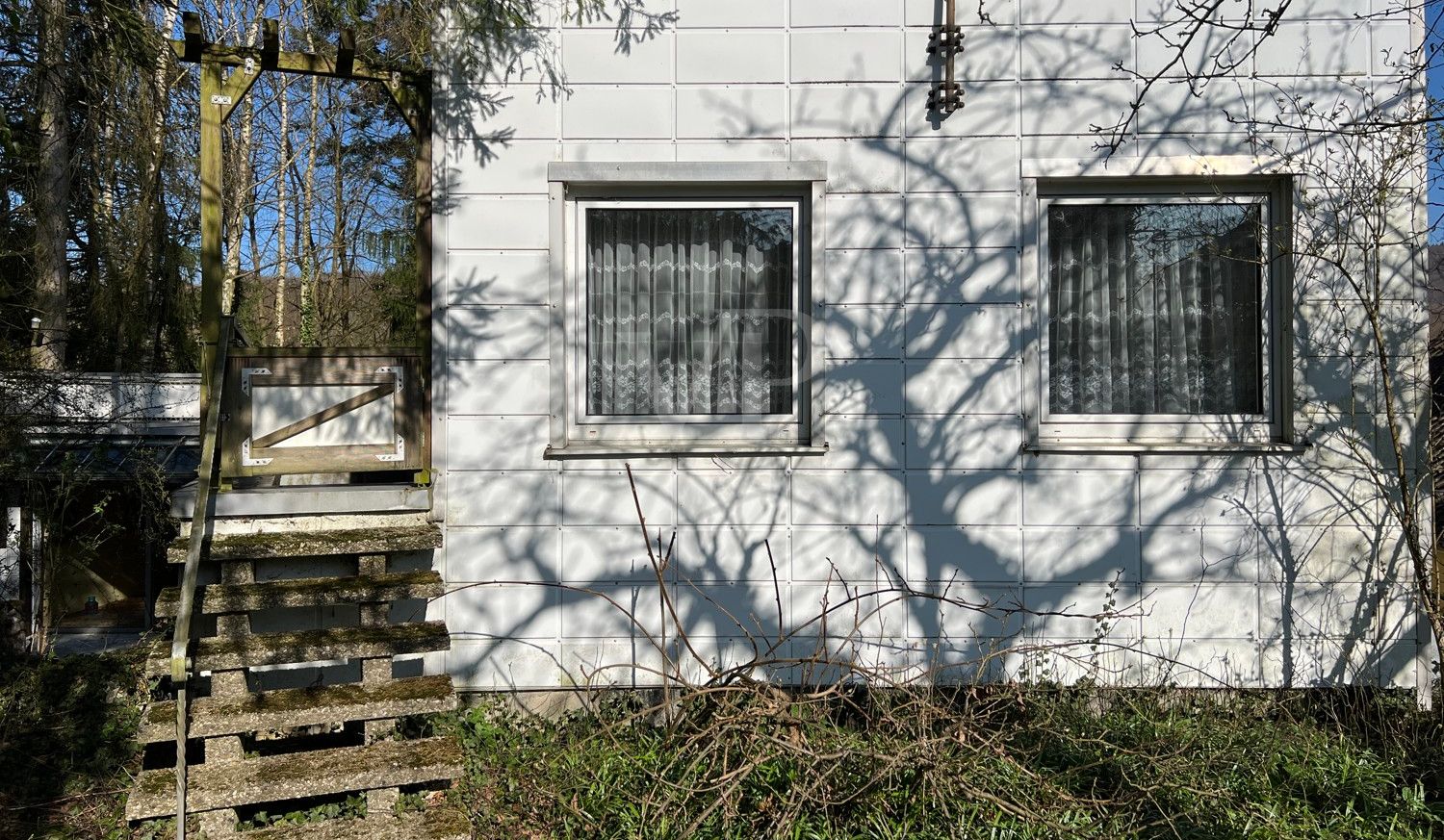 sanierungsbedürftiges, besonderes Architektenhaus mit Einliegerwohnung, in guter Lage zu Hannover