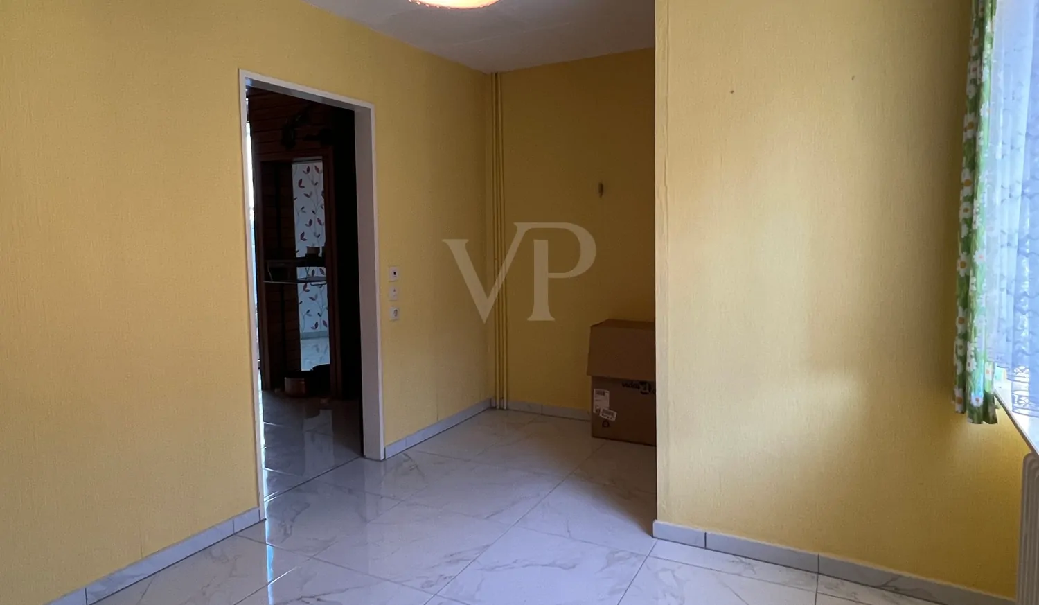 sanierungsbedürftiges, besonderes Architektenhaus mit Einliegerwohnung, in guter Lage zu Hannover