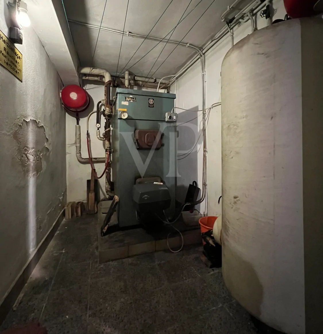 sanierungsbedürftiges, besonderes Architektenhaus mit Einliegerwohnung, in guter Lage zu Hannover