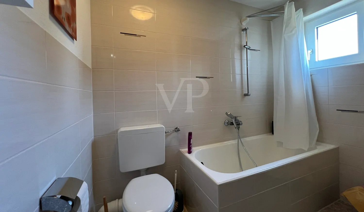 sanierungsbedürftiges, besonderes Architektenhaus mit Einliegerwohnung, in guter Lage zu Hannover