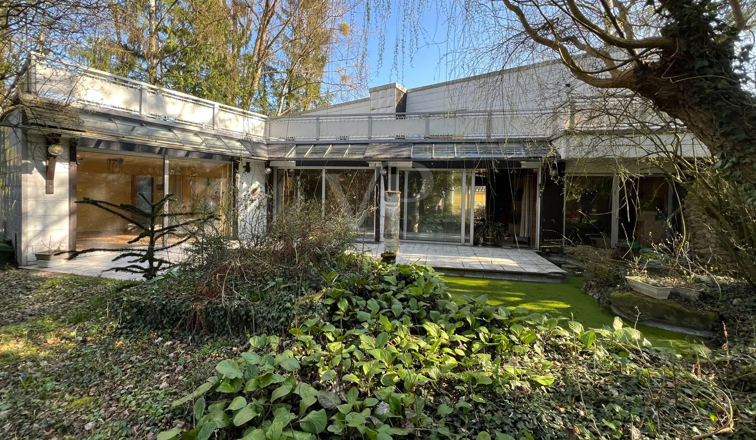 sanierungsbedürftiges, besonderes Architektenhaus mit Einliegerwohnung, in guter Lage zu Hannover