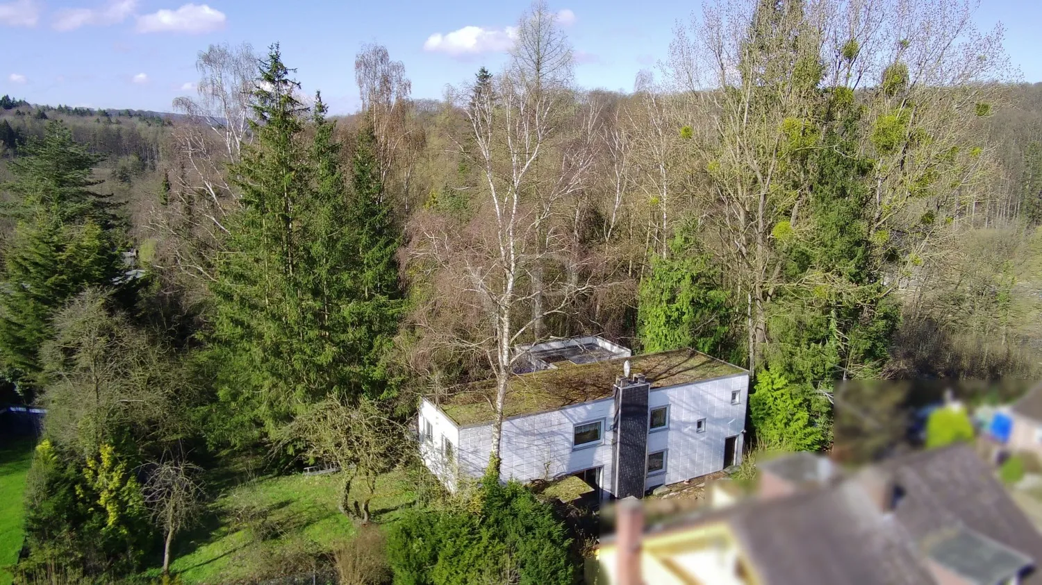 besonderes Architektenhaus mit Einliegerwohnung, sanierungsbedürftig aber in guter Lage zu Hannover