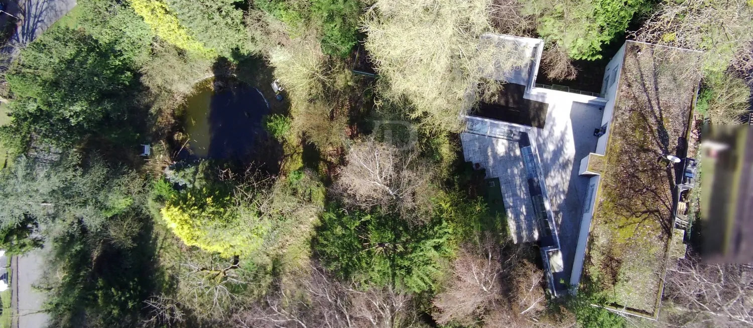 sanierungsbedürftiges, besonderes Architektenhaus mit Einliegerwohnung, in guter Lage zu Hannover