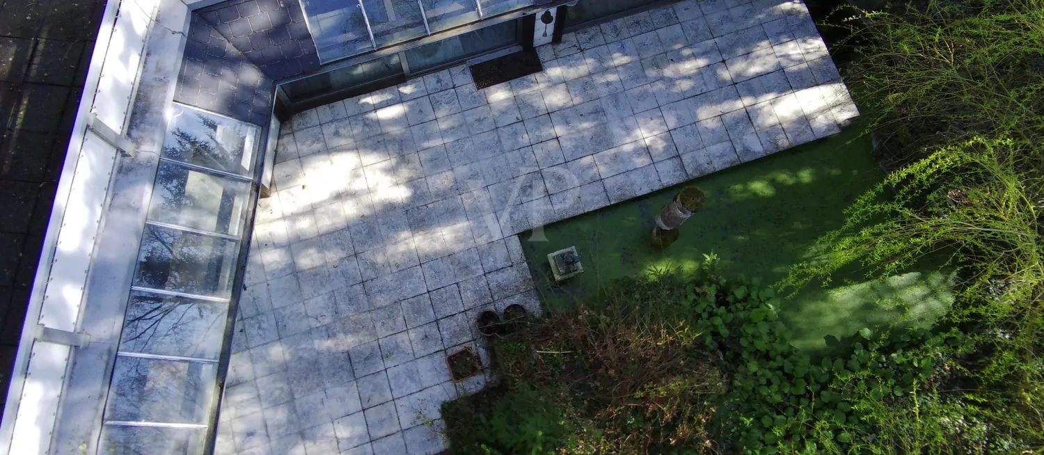 sanierungsbedürftiges, besonderes Architektenhaus mit Einliegerwohnung, in guter Lage zu Hannover