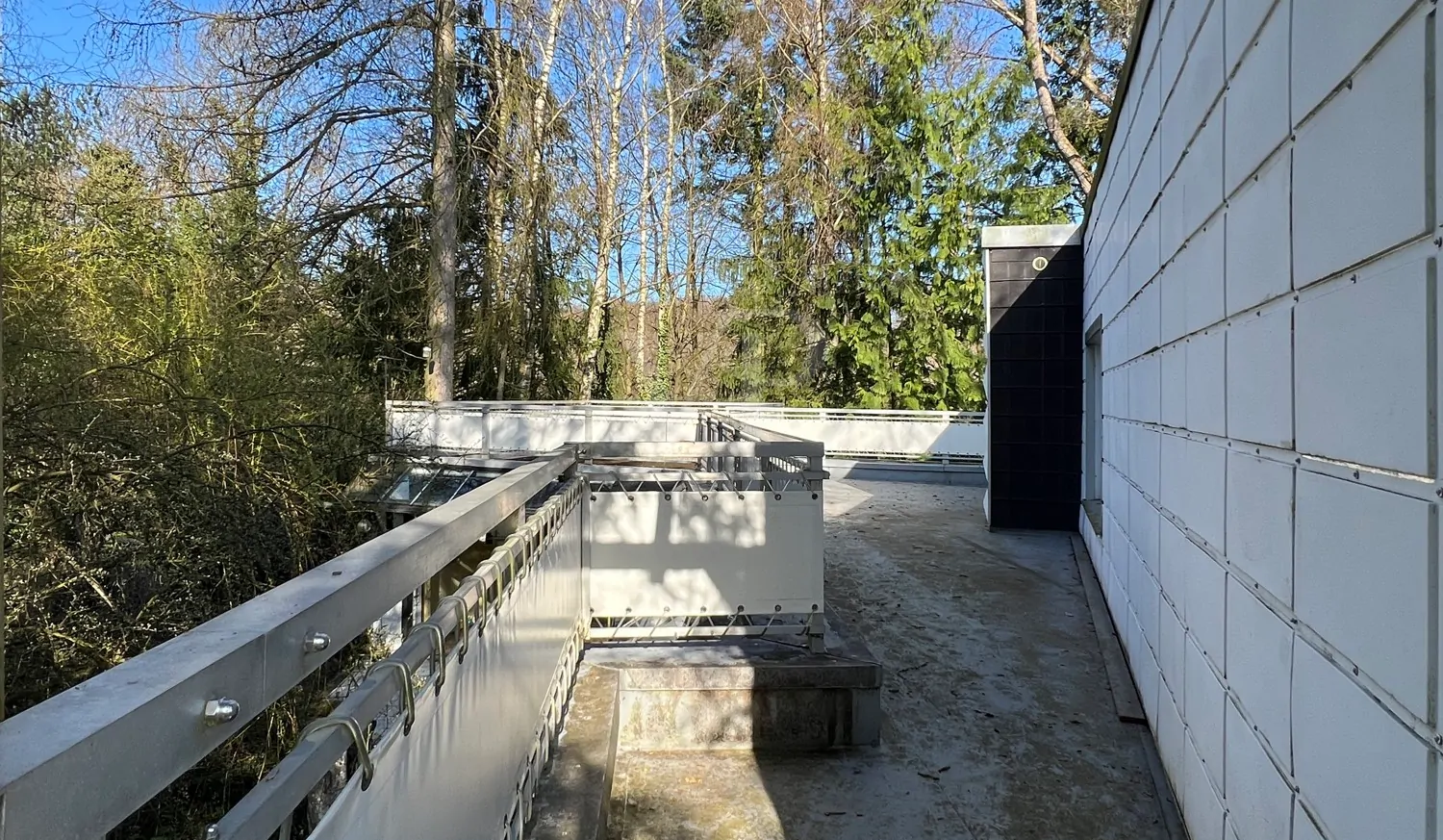 sanierungsbedürftiges, besonderes Architektenhaus mit Einliegerwohnung, in guter Lage zu Hannover