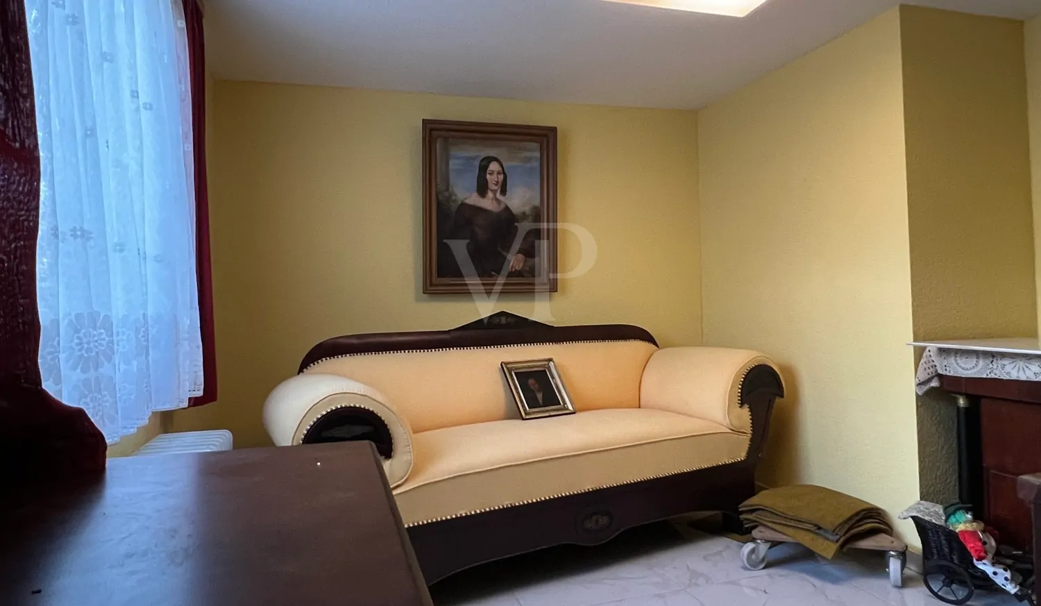 sanierungsbedürftiges, besonderes Architektenhaus mit Einliegerwohnung, in guter Lage zu Hannover