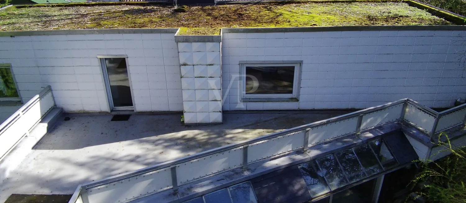 sanierungsbedürftiges, besonderes Architektenhaus mit Einliegerwohnung, in guter Lage zu Hannover