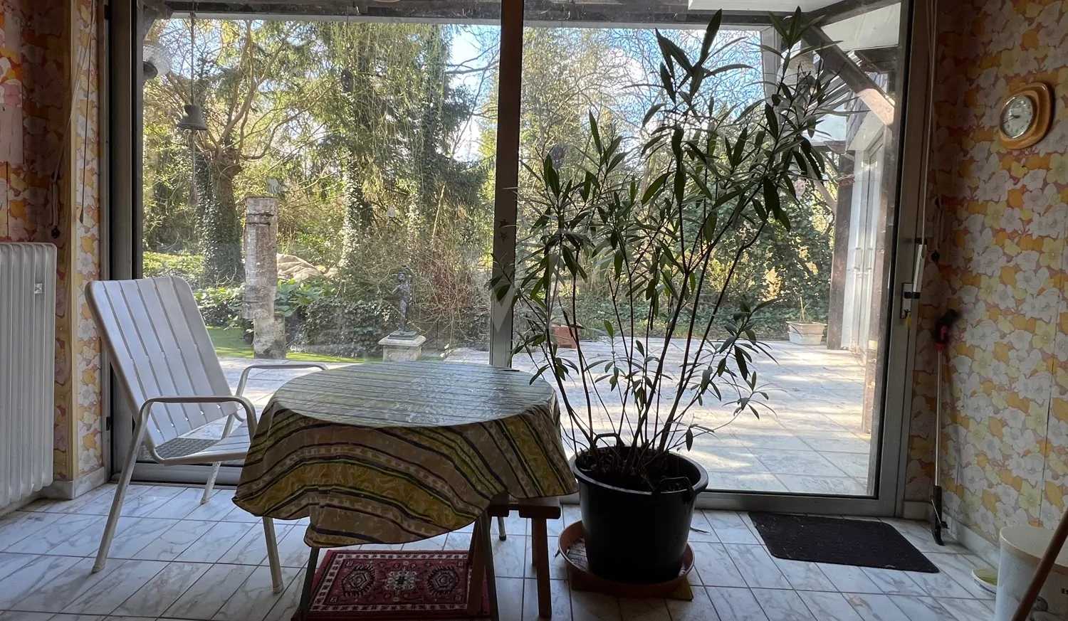 sanierungsbedürftiges, besonderes Architektenhaus mit Einliegerwohnung, in guter Lage zu Hannover