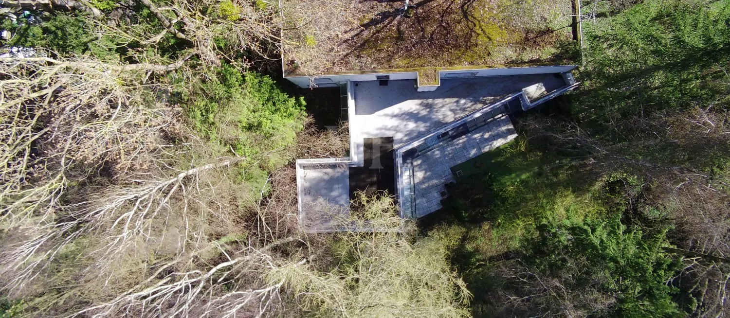 sanierungsbedürftiges, besonderes Architektenhaus mit Einliegerwohnung, in guter Lage zu Hannover