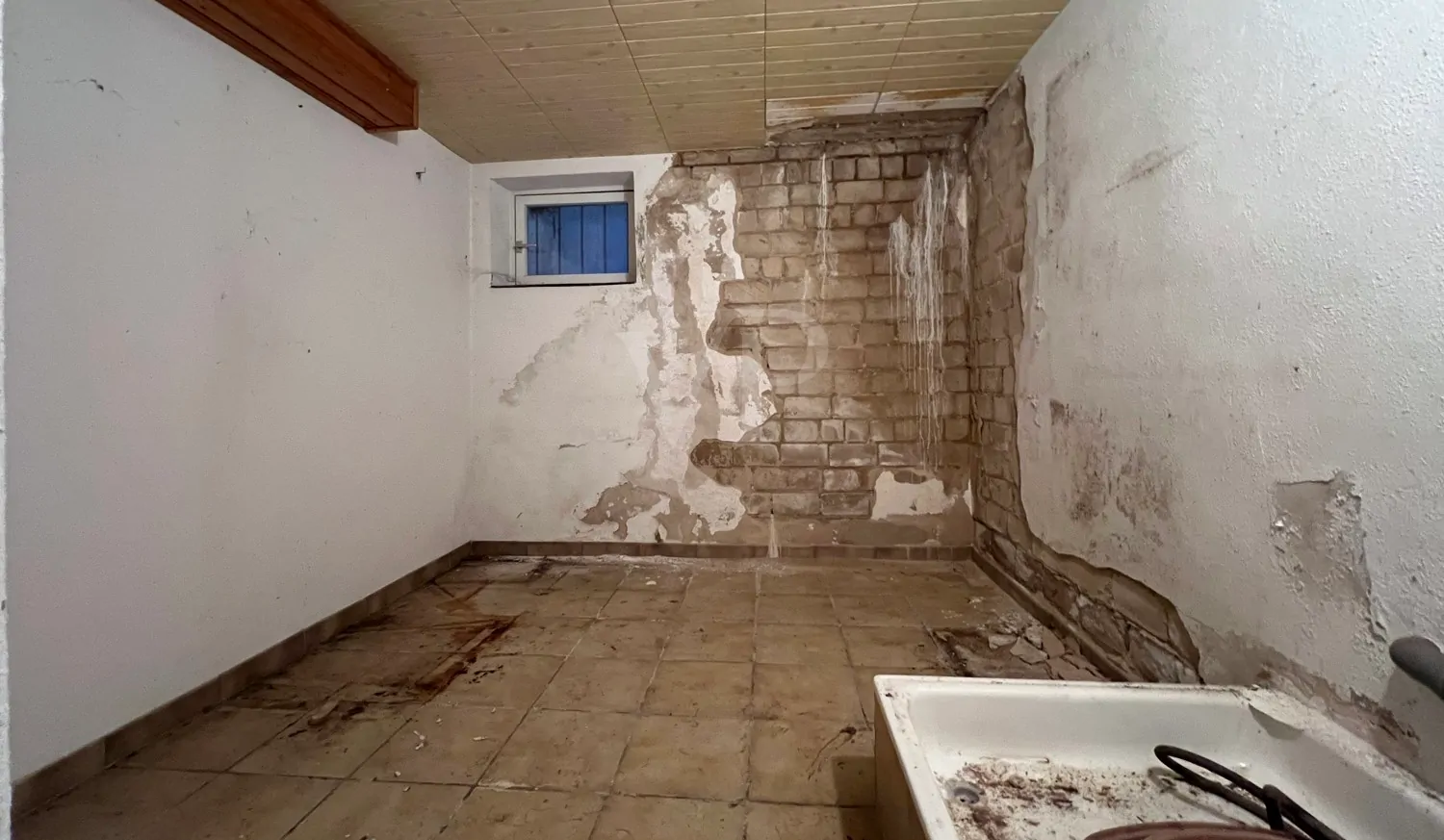 sanierungsbedürftiges, besonderes Architektenhaus mit Einliegerwohnung, in guter Lage zu Hannover