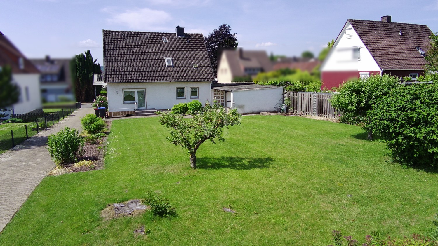 Einfamilienhaus mit großzügigem, weitläufigem Grundstück