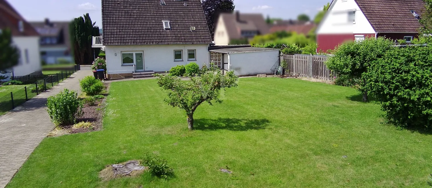 Einfamilienhaus mit großzügigem, weitläufigem Grundstück