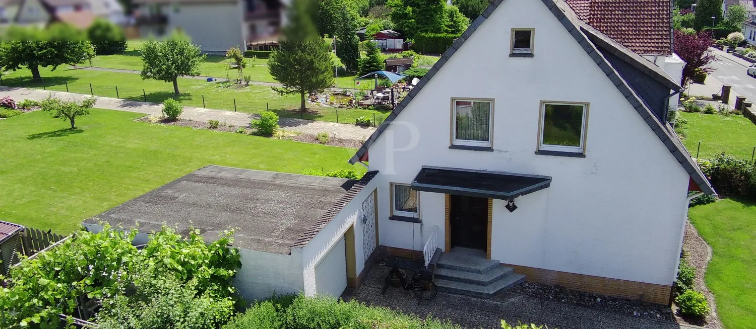 Einfamilienhaus mit großzügigem, weitläufigem Grundstück