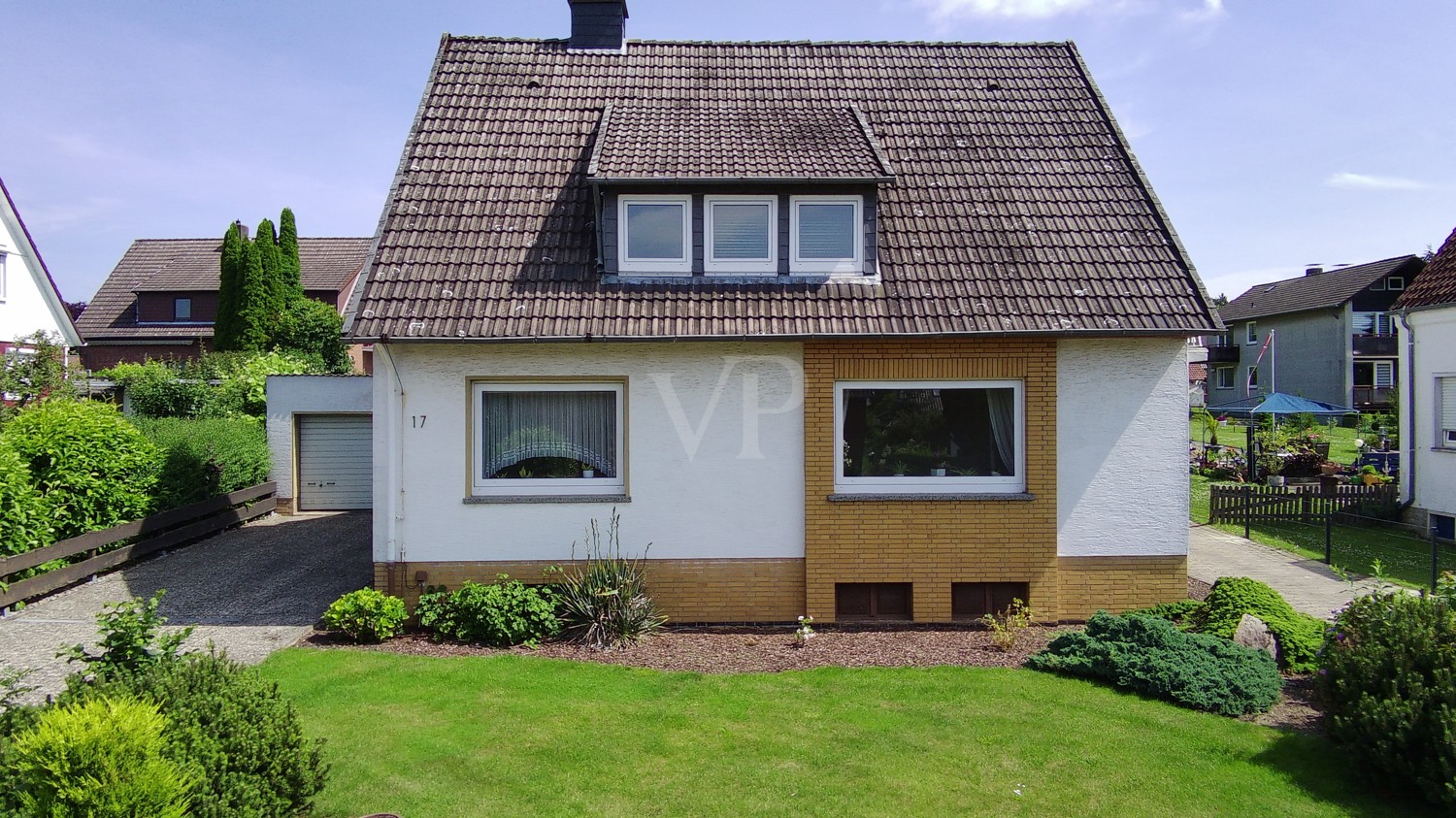 Einfamilienhaus mit großzügigem, weitläufigem Grundstück