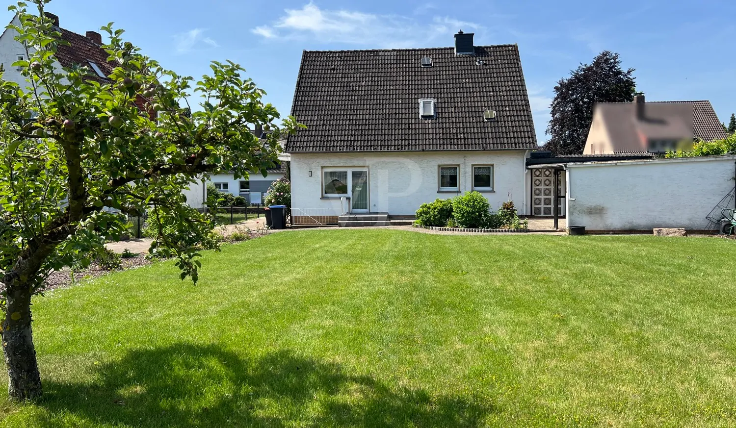 Einfamilienhaus mit großzügigem, weitläufigem Grundstück