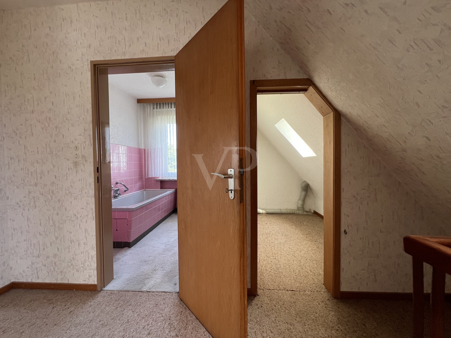 Bad und Stauraum OG