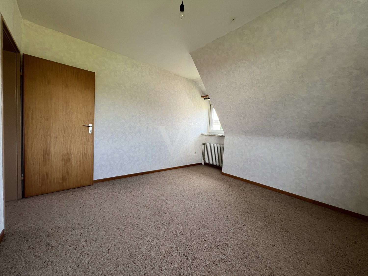 Einfamilienhaus mit großzügigem, weitläufigem Grundstück