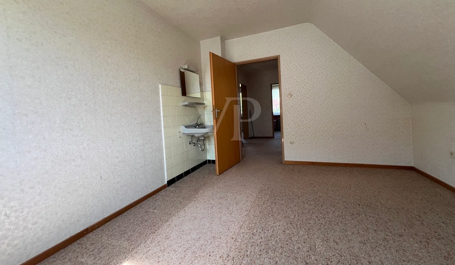 Einfamilienhaus mit großzügigem, weitläufigem Grundstück