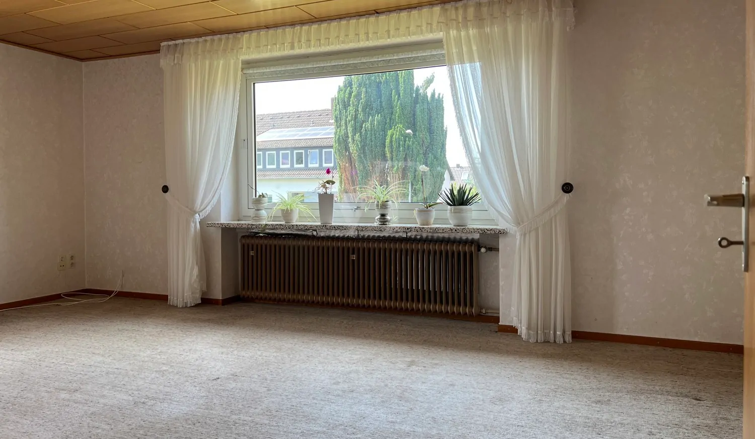 Einfamilienhaus mit großzügigem, weitläufigem Grundstück