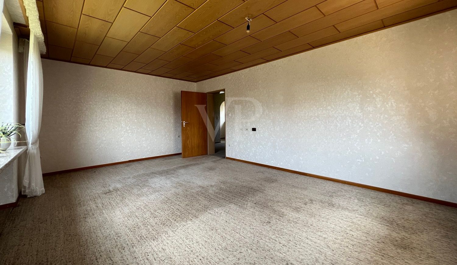 Einfamilienhaus mit großzügigem, weitläufigem Grundstück