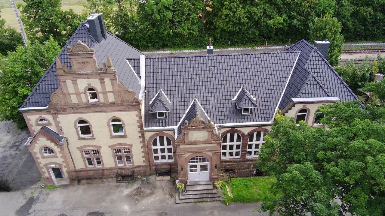 Straßenansicht_Haupteingang