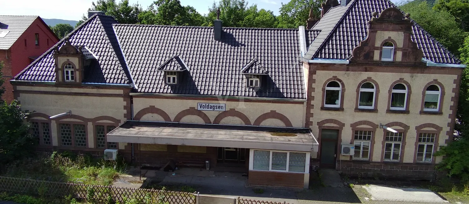 Schienenseite Bahnhof