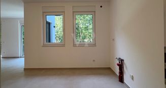 von_poll_real_estate_property_25241028_image_11