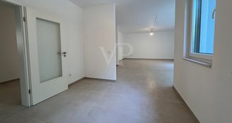 von_poll_real_estate_property_25241028_image_12